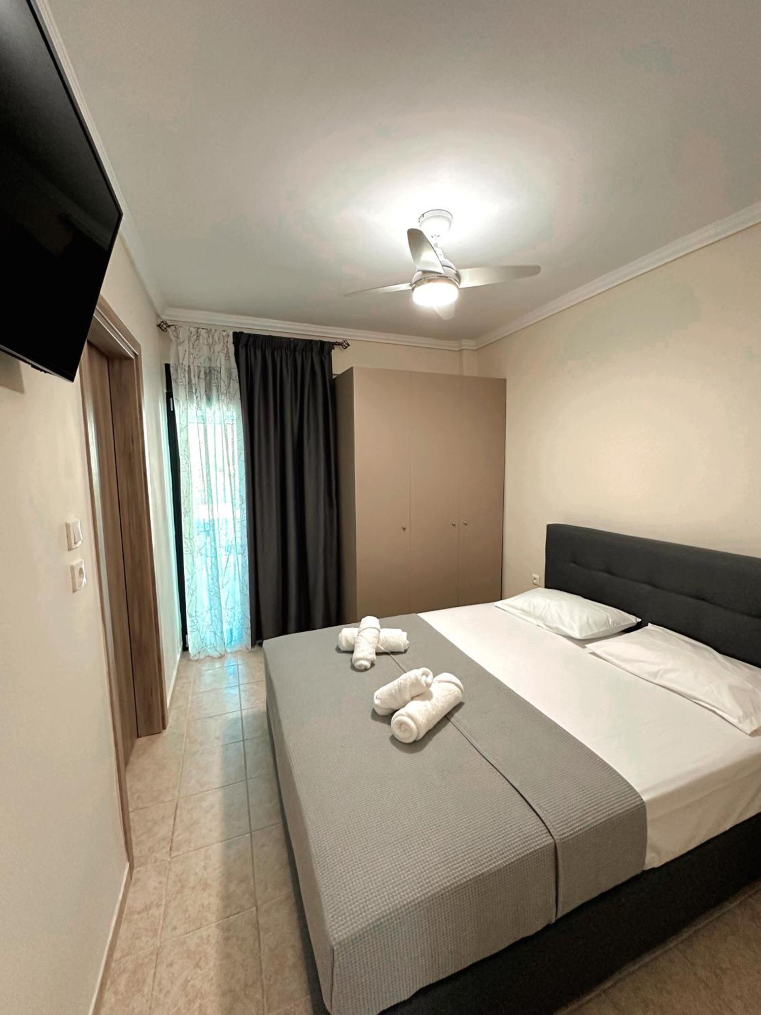 Diara Apartment Nea Iraklia Exterior photo