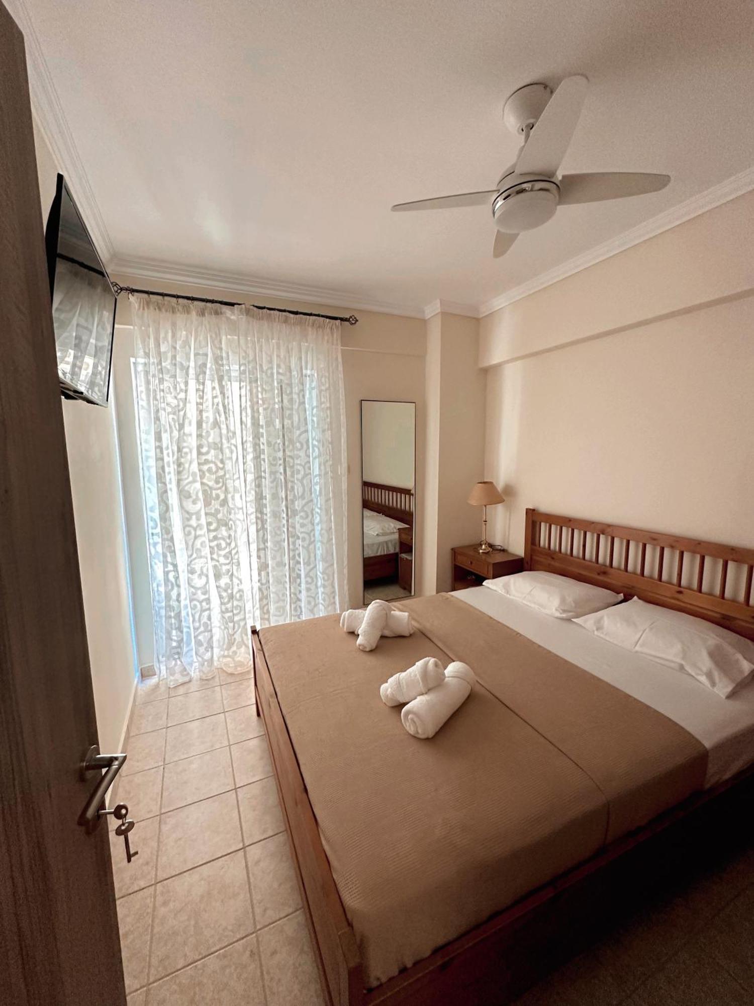 Diara Apartment Nea Iraklia Exterior photo